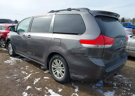 2014 Toyota Sienna Xle V6 8 Passenger из США, поврежденный, VIN 5TDYK3DC1ES473316